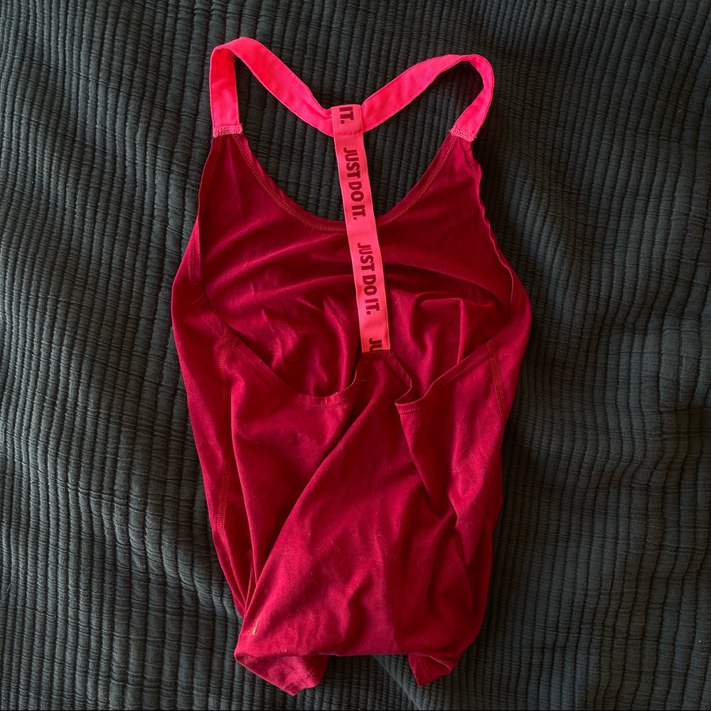 Nike low-back exercise work out tank